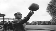 di Stefano was notably banned from international football for featuring illegally for Colombia.